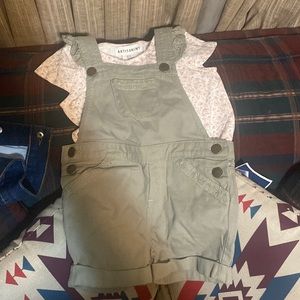 Overall shorts with shirt for a girl